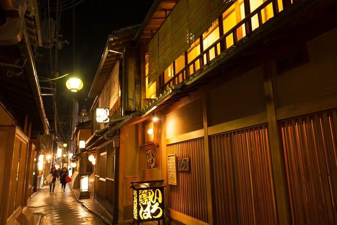Kyoto Night Foodie Tour in Gion (9+ dishes + 6 Sake tastings) - Who should book this Kyoto food tour?