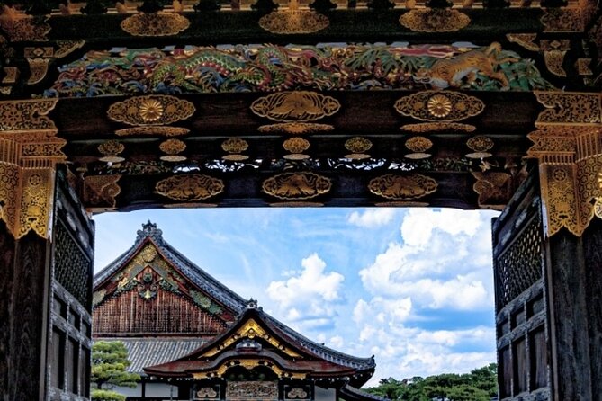 Kyoto: Nijo Castle World Heritage Guided Tour with Admission - How the guides shape the visit