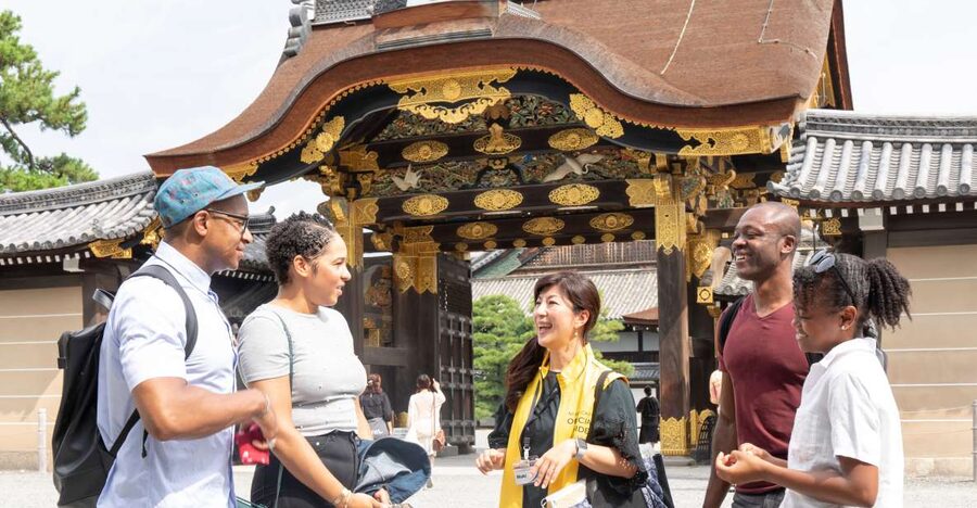 Kyoto: Nijo-jo Castle and Ninomaru Palace Guided Tour - Starting at the East Main Gate and Karamon Gate