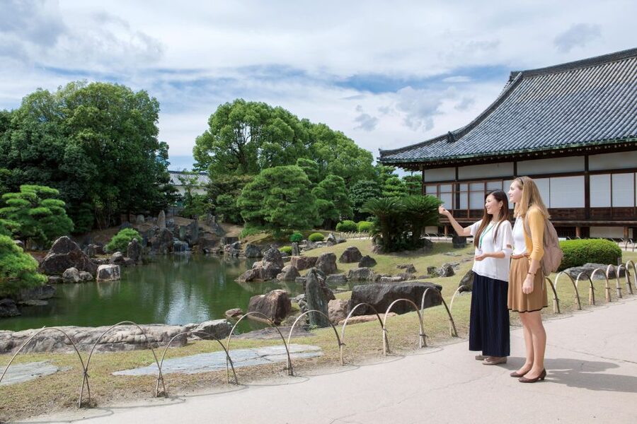 Kyoto: Nijo-jo Castle and Ninomaru Palace Guided Tour - The restricted areas add real value
