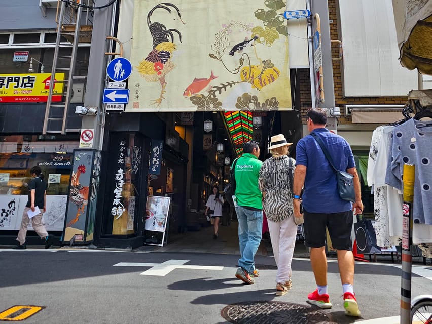 Kyoto: Nishiki Market and Depachika Food Tour with a Local - A quiet pause at Nishiki-Tenmangu