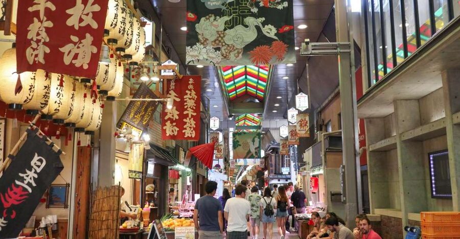 Kyoto: Nishiki Market Brunch Walking Tour-7 Tastings+Brunch - Pontocho’s narrow lane and the morning side of Gion