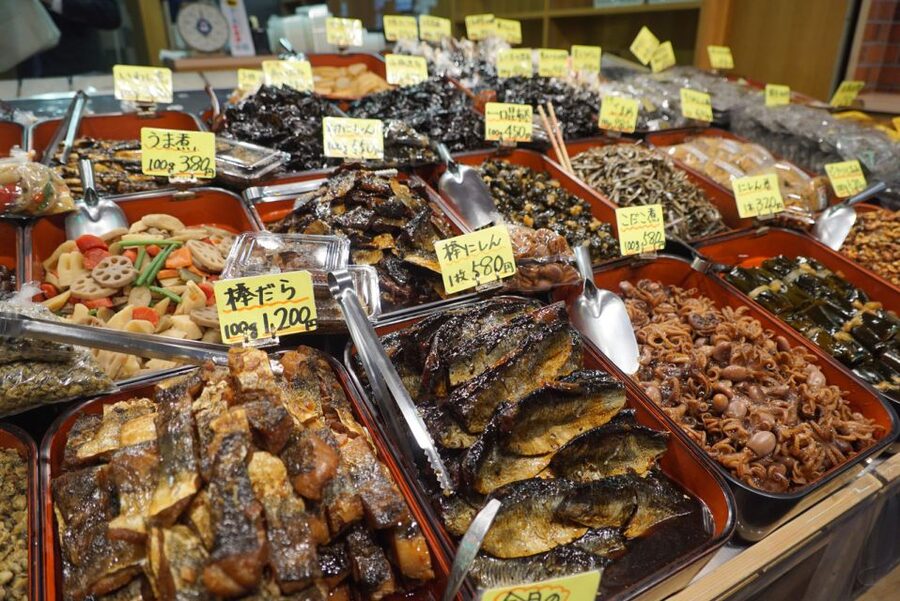 Kyoto: Nishiki Market Brunch Walking Tour-7 Tastings+Brunch - What the guides add to the experience