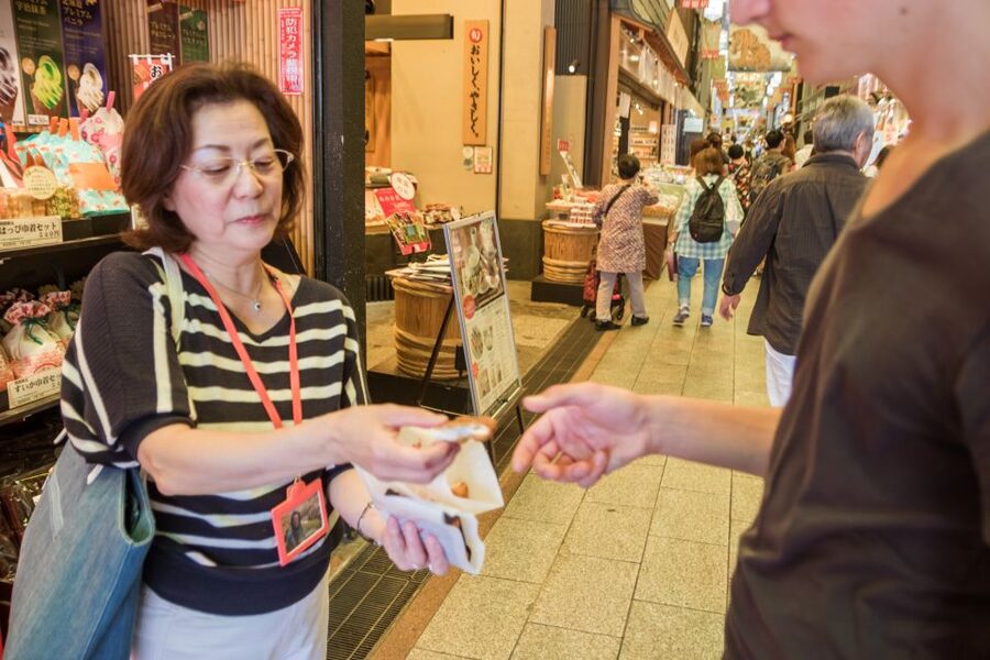 Kyoto: Nishiki Market Food Tour - The value of a maximum-eight group