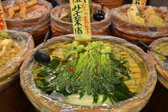 Kyoto Nishiki Market Tour - Seafood, sashimi, dashi, and tamagoyaki