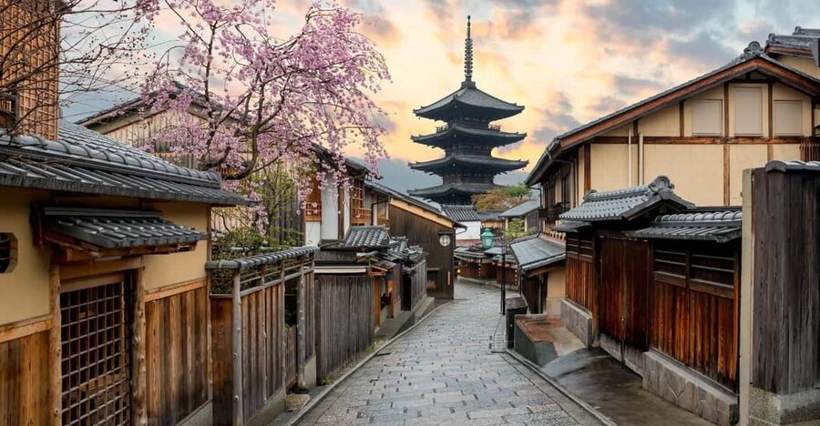 Kyoto/Osaka: Kyoto and Nara Customized Private Guided Tour - Todai-ji, the day’s grandest building