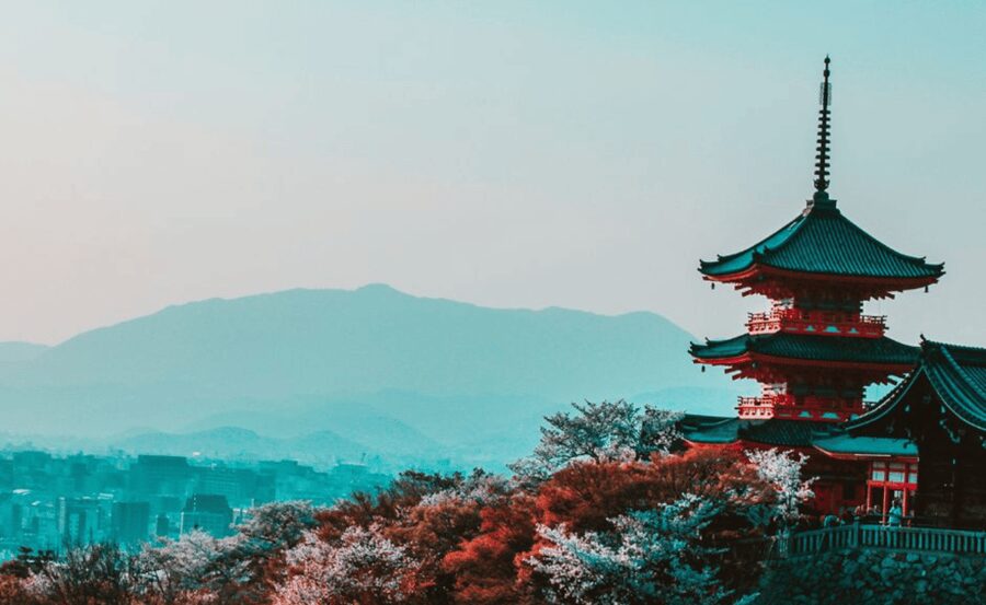 Kyoto : Private Custom Walking Tour With A Local Guide - Gion and Kyoto’s old streets