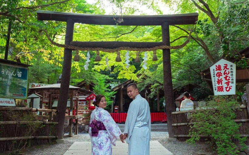 Kyoto: Private Photoshoot Experience in Arashiyama Bamboo - Price and value for couples, families, and solo visitors