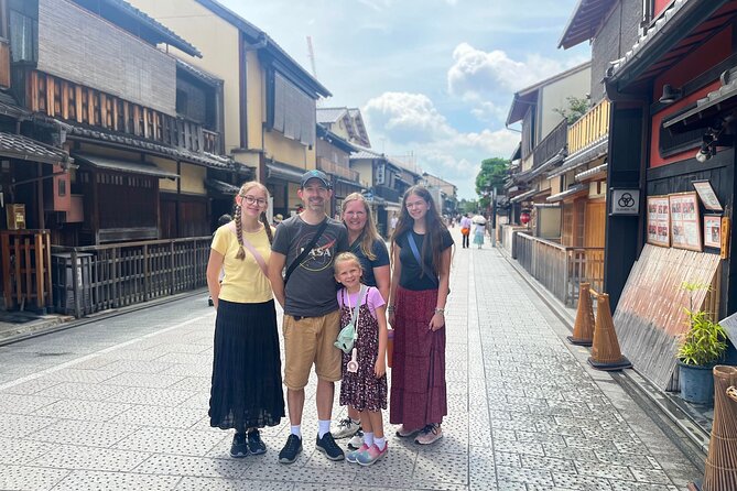 Kyoto Private Tour: One Day Highlights and Cultural Gems - Fushimi Inari and the famous red torii gates