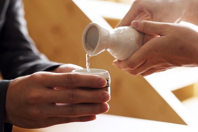 Kyoto Sake Brewery Tour with Lunch - How the small group affects the experience