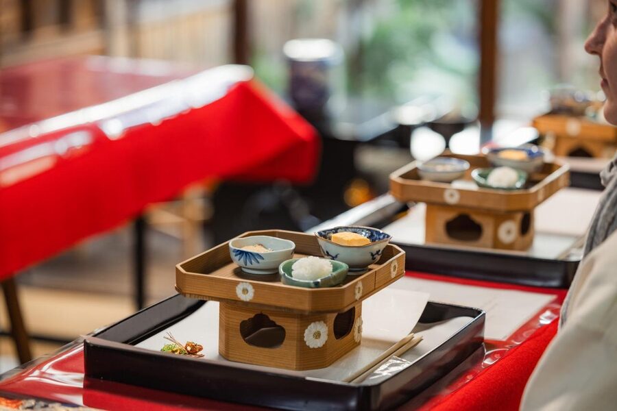 Kyoto: Table-Style Tea Ceremony at a Kyo-Machiya - Whisking your own creamy matcha