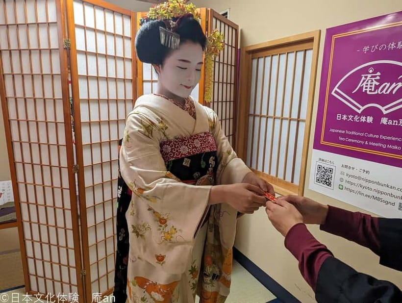 Kyoto: Tea Ceremony with Maiko - The opening greeting and tea demonstration