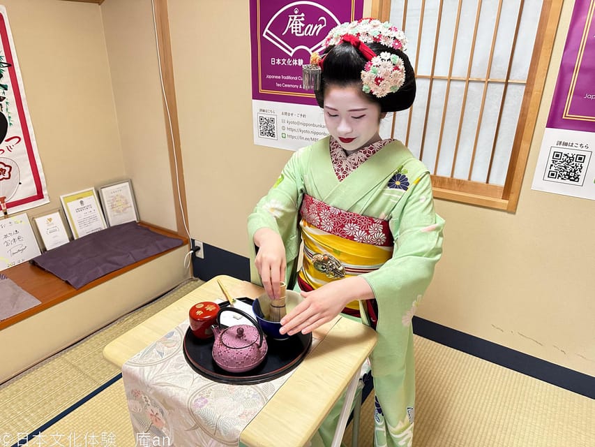 Kyoto: Tea Ceremony with Maiko Premium - Making matcha with a Maiko