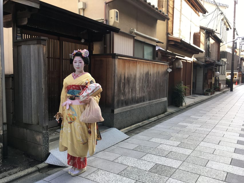 Kyoto: The Geisha Districts of Kyoto Walking Tour - Miyagawa-chō and the five hanamachi districts