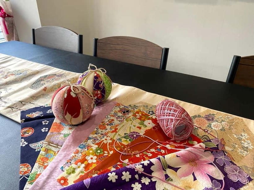 Kyoto: Traditional Kimono Fabric Handicrafts Workshop - A relaxed workshop inside an antique boutique