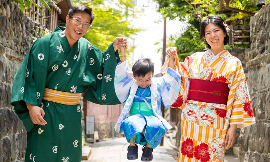 Kyoto: Traditional Kimono Rental - Starting at Gojo Station, one stop from Kyoto Station