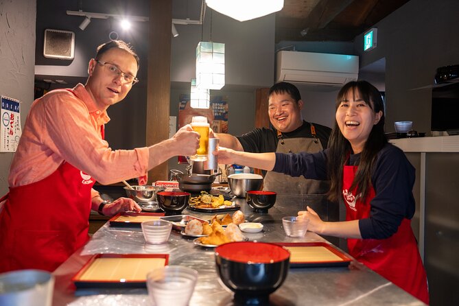 Kyoto Udon and Tempura Cooking Class with Professional Chefs - What the small group means in practice