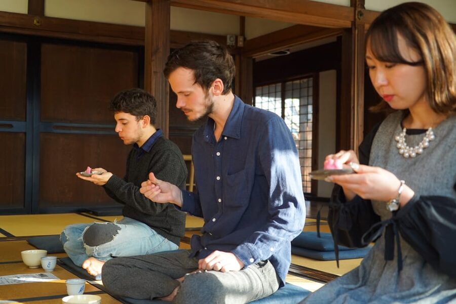 Kyoto: Zen Meditation and Garden Tour at a Temple with Lunch - What the meditation can offer a first-timer