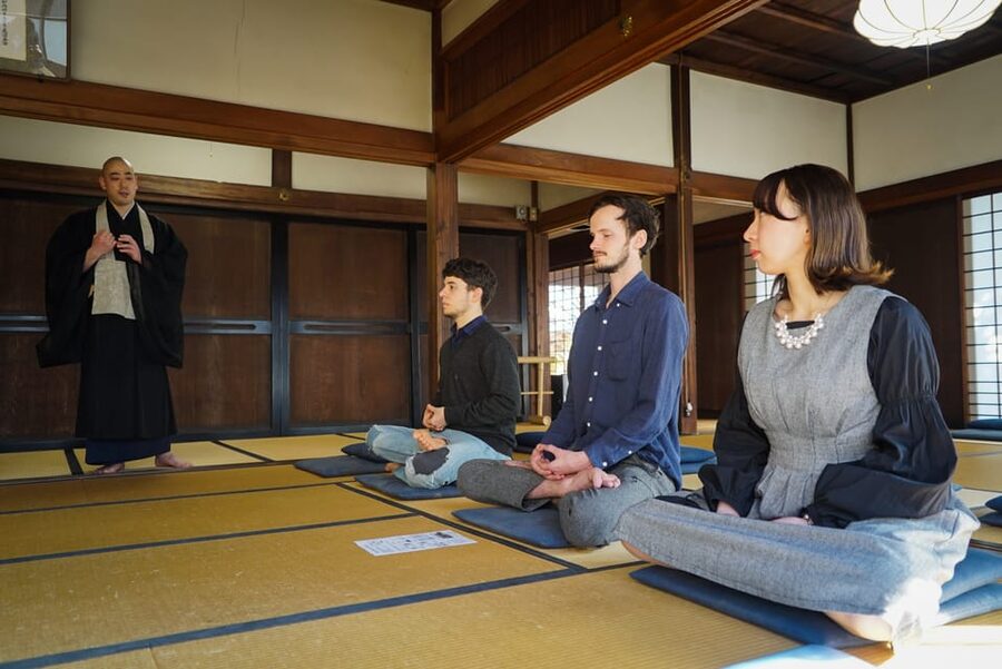 Kyoto: Zen Meditation and Garden Tour at a Temple with Lunch - Starting at Tofukuji Station