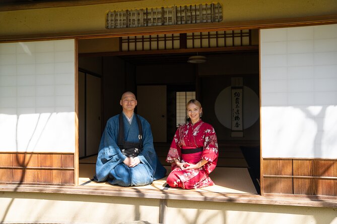 Kyoto: Zen Meditation at a Private Temple with a Monk - Entering Korin-in and meeting the monk