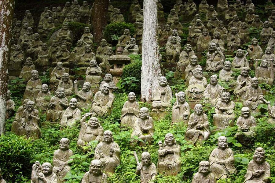 Kyushu Tour From Fukuoka: Itoshima Nature & Coastal Scenery - Sennyoji Temple and its 4.8-meter Kannon