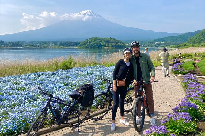 Lake Kawaguchi Explorer: E-Bike Guided Tour - Ubuyagasaki and the upside-down Fuji view