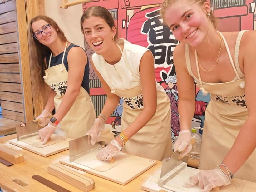 Made from flour in 30min! Ramen-noodle Making Experience! - What happens during the noodle-making session