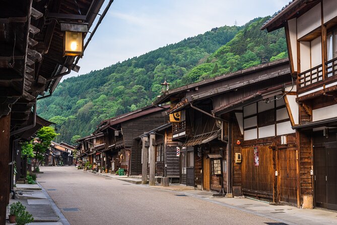 Magome & Tsumago Nakasendo Full-Day Private Trip with Government-Licensed Guide - Tsumago and its carefully quiet streets