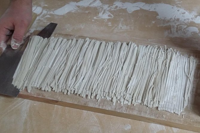 Matsumoto Castle Tour & Soba Noodle Experience - Start at Matsumoto Castle, where the tour earns its keep