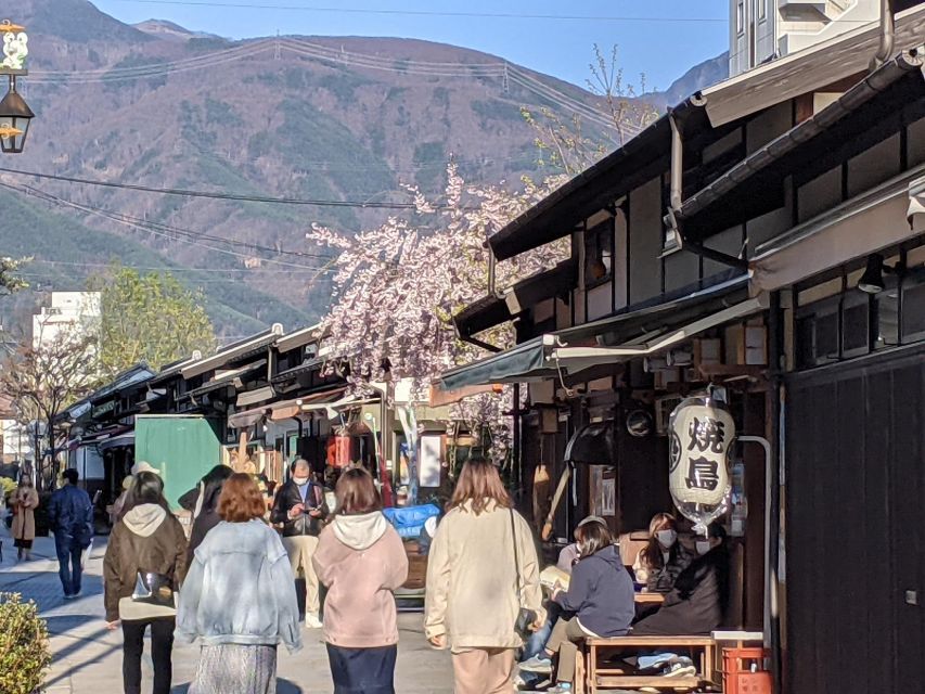 Matsumoto Castle Town Walking Tour - Nawate Street and the friendly frogs