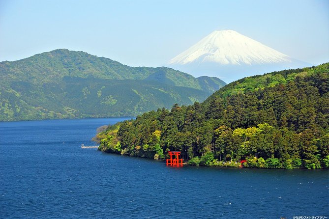 Mt. Fuji and Hakone Day Trip From Tokyo with Bullet Train Option - Owakudani’s sulfur vents and volcanic ground
