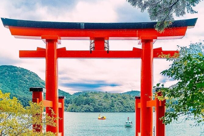 Mt. Fuji & Hakone Cherry Blossom private One Day Tour - Gotemba Premium Outlets below Mt. Fuji