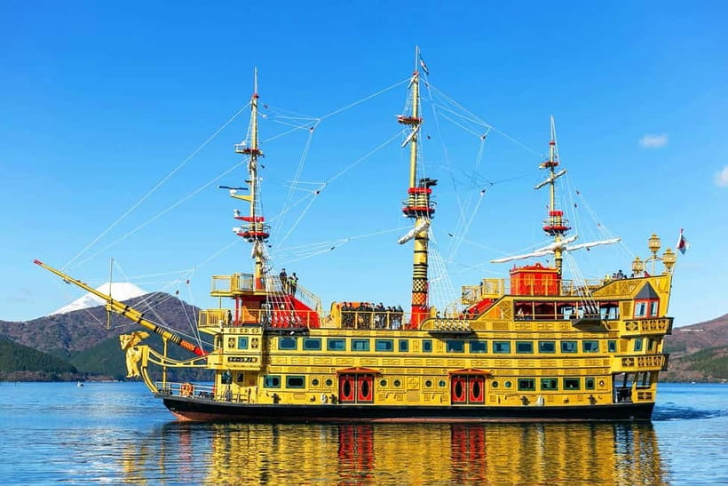 Mt Fuji Hakone/Enoshima Tour:Optional Ropeway/Lake Ashi Boat - Enoshima’s shrine steps and food streets