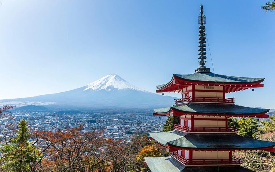 Mt Fuji : Private 10-Hour Luxury Tour by Exclusive Car - Chureito Pagoda and the classic Japan photograph