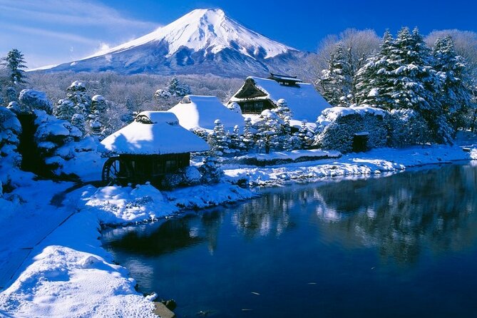 Mt. Fuji Tours with Kawaguchi Lake Ropeway View English Speaking - Oshino Hakkai feels more traditional