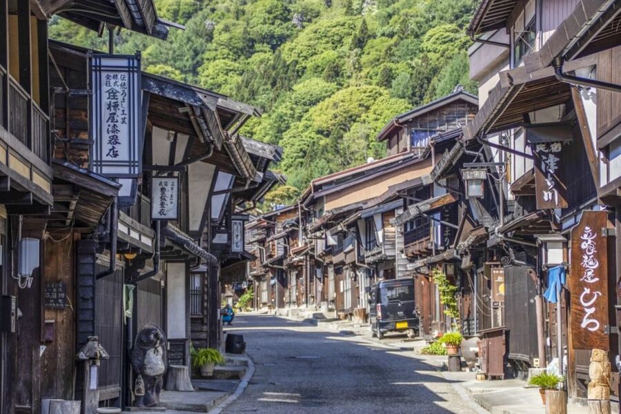 Nagano/Matsumoto: Matsumoto Castle and Narai-juku Day Trip - Frog Street and the old center of Matsumoto