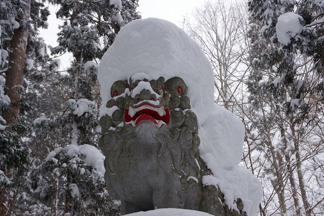 Nagano Snowshoe Hiking Tour - Walking beneath Togakushi’s old cedars