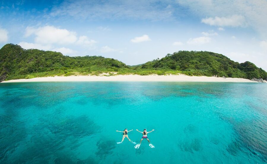 Naha, Okinawa: Keramas Island Snorkeling Day Trip with Lunch - What the snorkeling stops are like