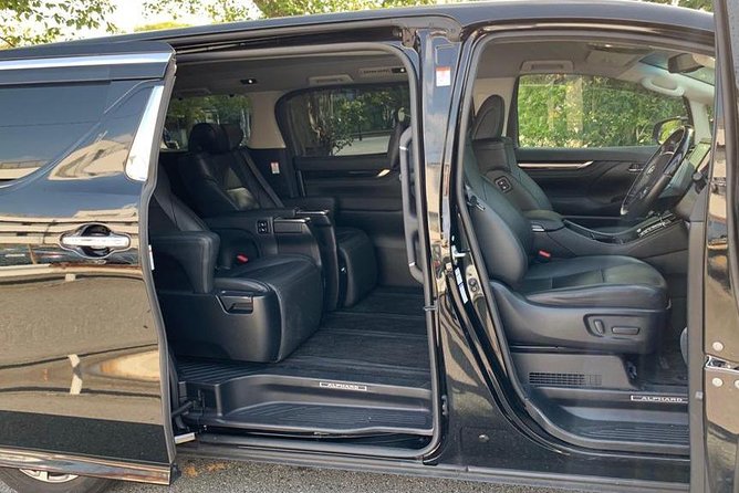Narita Airport (NRT) Private Transfer to Central Tokyo - Meet-and-greet or standard pickup