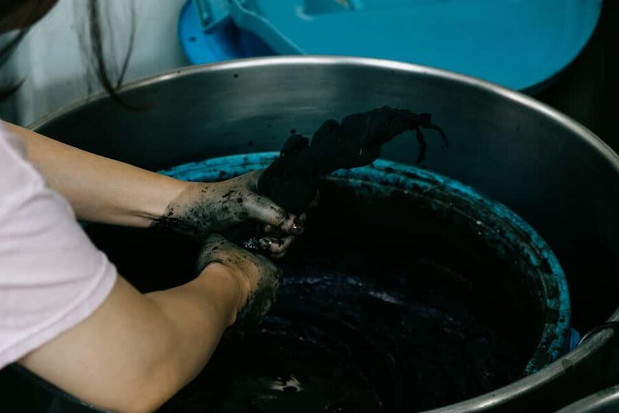 Natural Indigo Dyeing with Local Masters (Private Atelier) - Why fermented sukumo changes the experience