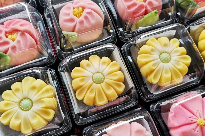 Nerikiri and Matcha Making Class in Kyoto - Why the small group matters