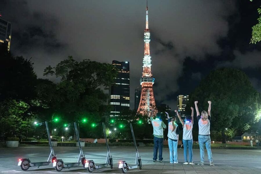 Night E-Scooter Ride to Tokyo Tower - No License Needed - Rain, age limits, and riding ability