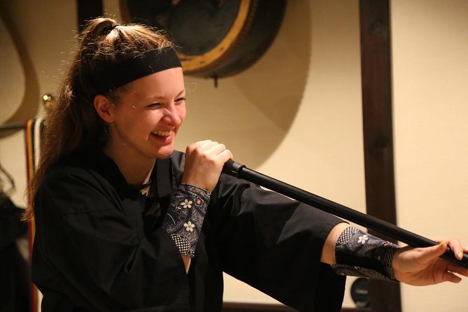 Ninja 1-hour Hands-on Lesson by Japanese master in Kyoto -Entry - Practice sword handling with close instruction