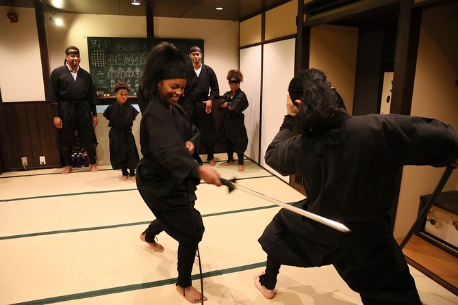 Ninja 1-hour Hands-on Lesson by Japanese master in Kyoto -Entry - Throw kunai and shuriken at targets