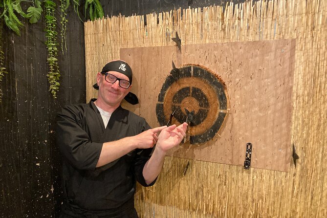 Ninja experience in Takayama - Special Course - Changing into the costume and taking photos
