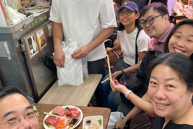 Nishiki Market Walking Food Tour with Local guide - Eating five to eight local foods