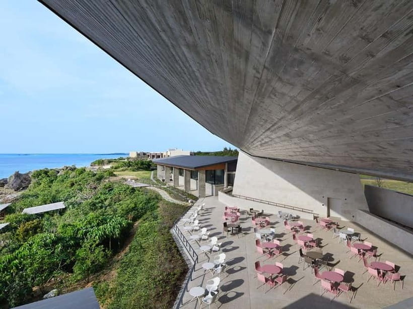 Okinawa: Churaumi Aquarium, Ryukyu Village & Manza Bus Tour - Banta Cafe: a drink with a sea view
