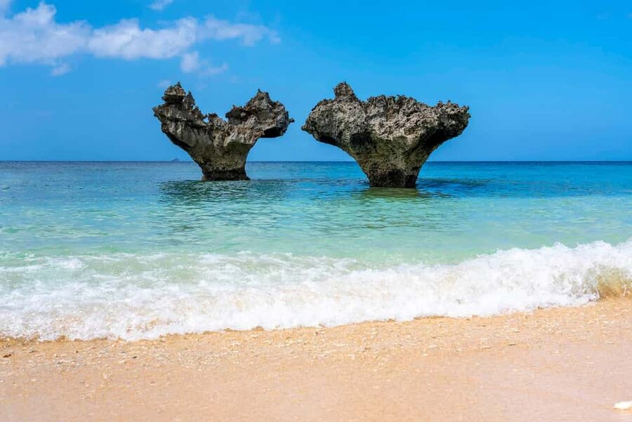Okinawa Full Tour: Castle, Manza, Kouri, Aquarium & American - Pickup from Naha, Chatan, Nago, or the airport