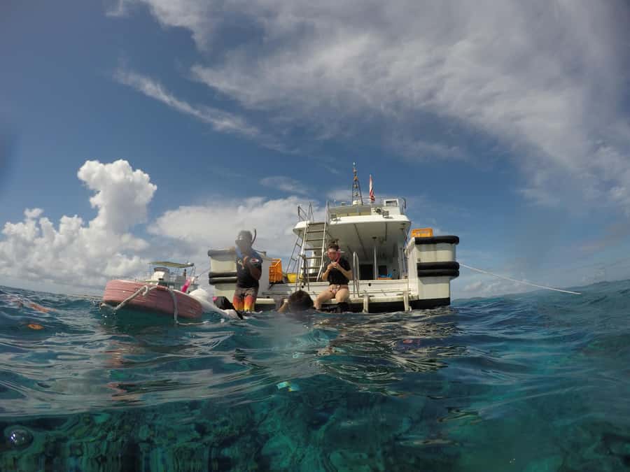 Okinawa : Kerama Whole Day Snorkeling Tour From Chatan/Naha - What the boat day feels like