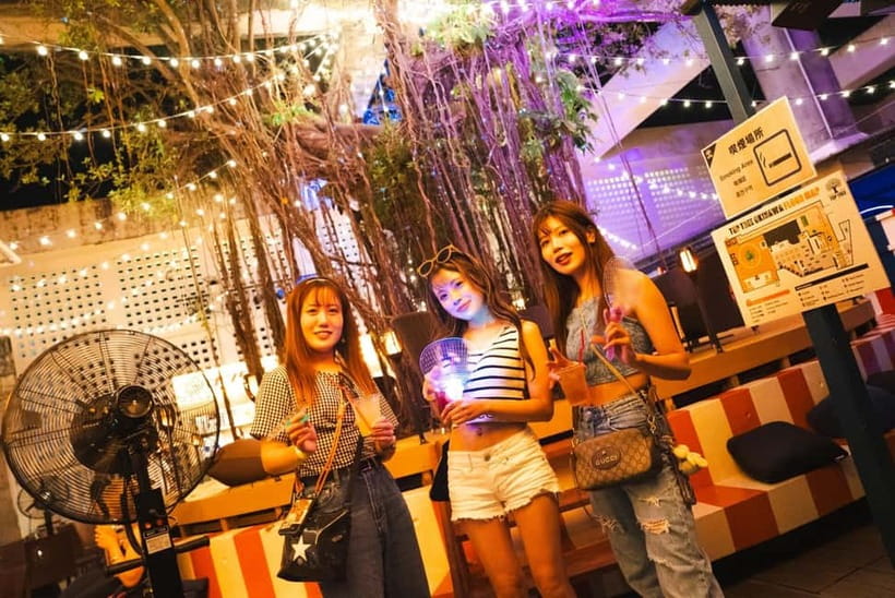 Okinawa:Sky BAR TOPTREE Nightclub Entry Ticket+Drink & VIP - Comparing the 1,000-yen and 2,000-yen plans